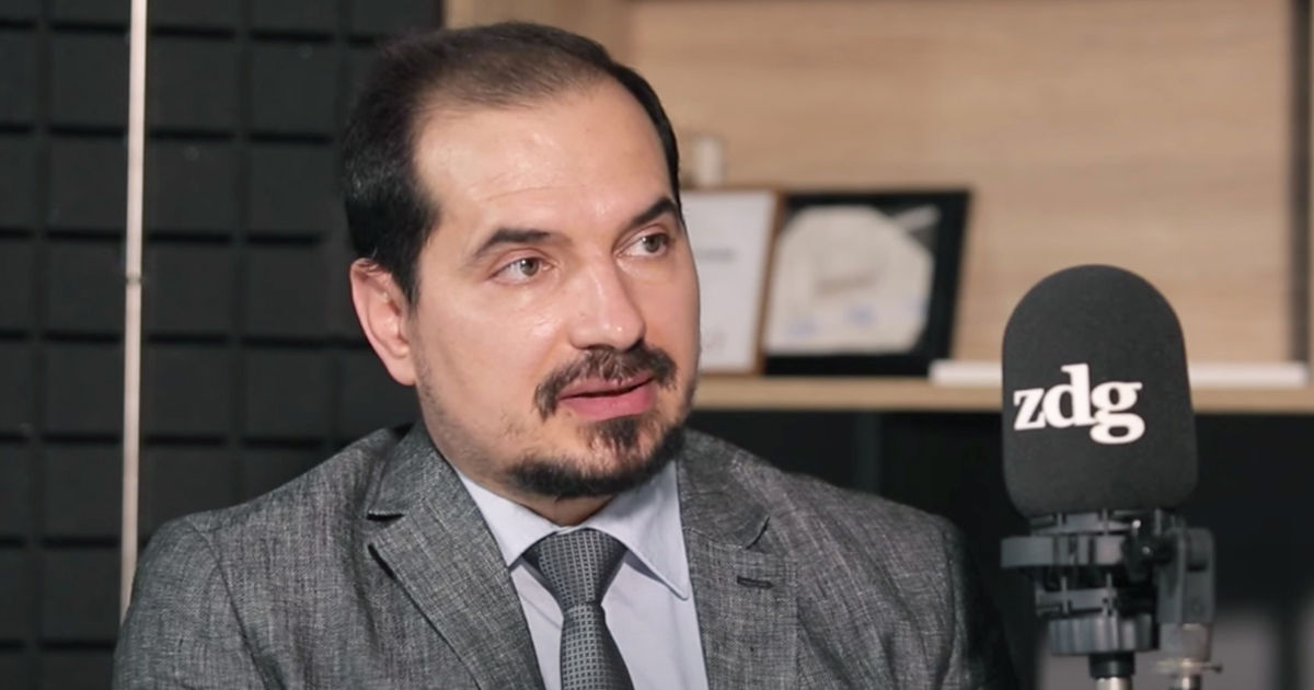 Бузу: С тех пор, как я стал министром, отец постоянно спрашивает меня про пенсию.