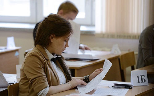 Выпускники лицеев и колледжей примут участие в едином конкурсе на зачисление в университет, независимо от языка, на котором они обучались, или места жительства.