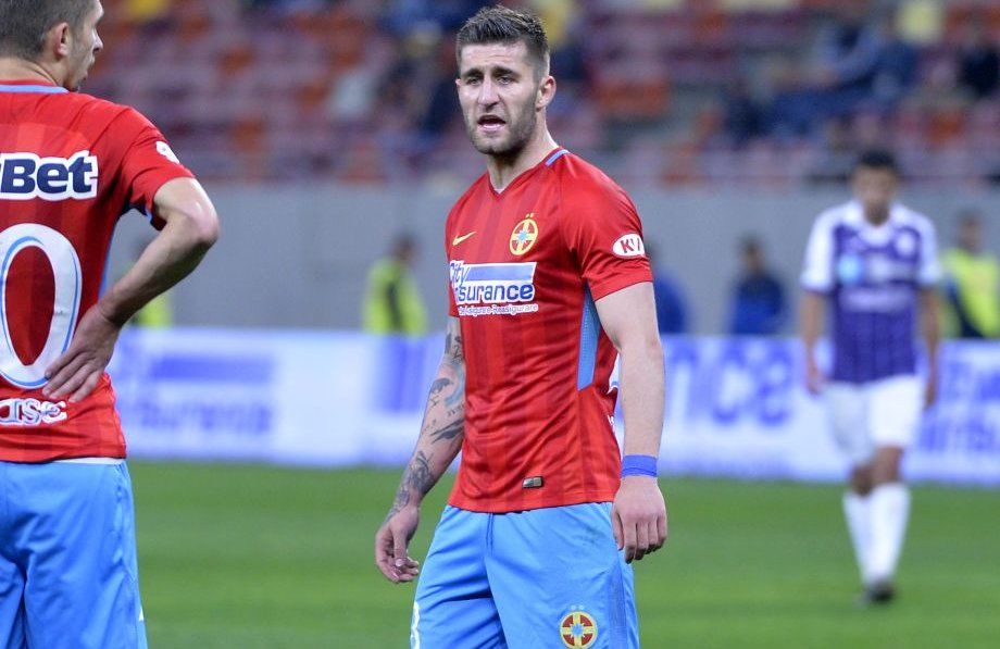 Bătaie între amanta și soția unui fotbalist de la FCSB, în timpul meciului cu Hapoel Beer Sheva.