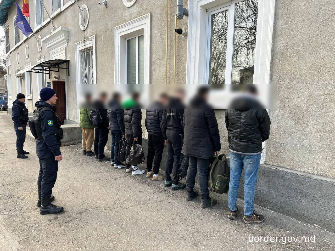 За незаконное пересечение границы с Молдовой задержаны восемь украинцев.