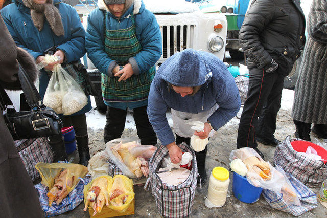 В Кишинёве запретили продавать молоко и колбасу на улицах из автомобилей