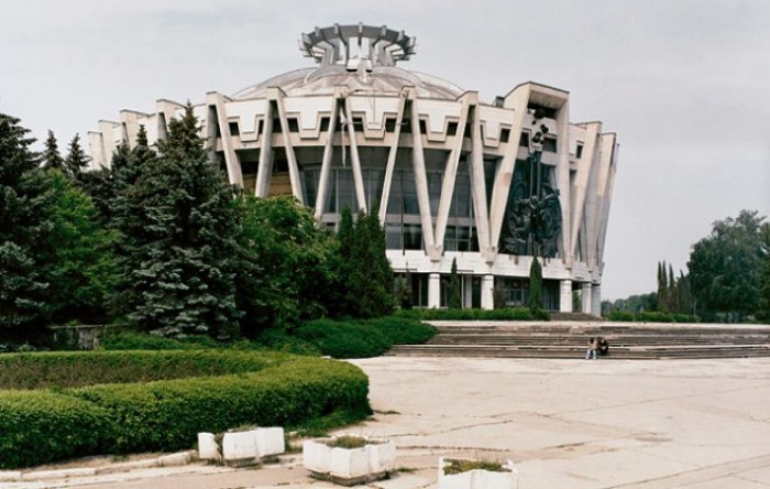 Circul de Stat din Chişinău revine după o pauză de 10 ani. Va fi deschisă arena mică a circului, care dispune de 300 de locuri și are un diametru de 9,46 m.