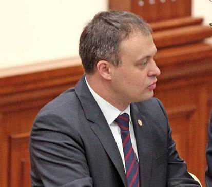 Au fost înaintate mai multe versiuni pentru ce le-au trebuit democraților aceste schimbări.