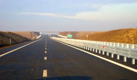 Până în prezent s­au efectuat doar 3% din lucrări, doar la un singur segment. 