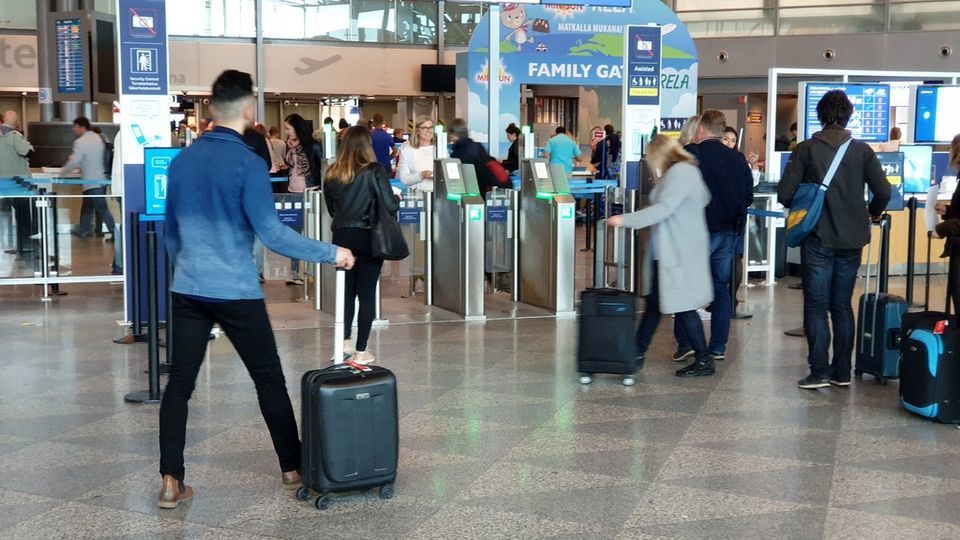 Власти Финляндии изменили правила въезда для туристов.