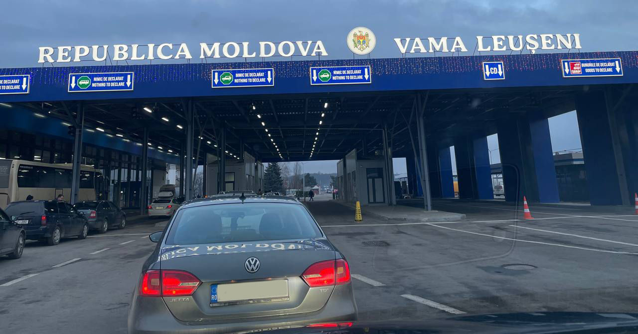 КПП “Леушены-Албица” перегружен, 22 человека получили отказ на въезд в Молдову.