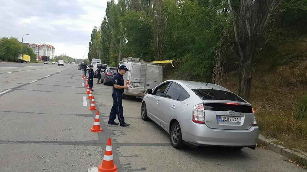 Polițiștii INP au tras pe dreapta peste 700 de șoferi. 