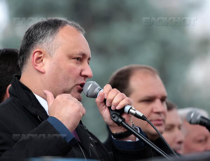 Додон: Президентские выборы должны пройти одновременно с досрочными парламентскими.