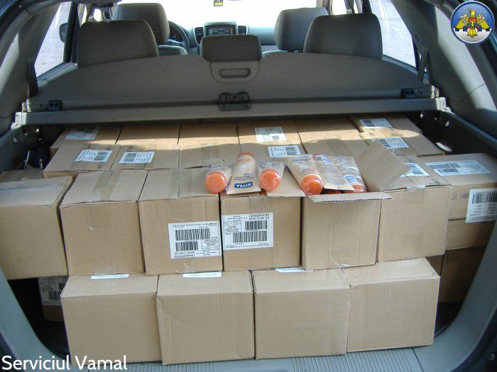 Produse cosmetice de contrabandă în valoare de circa 100.000 de lei, confiscate. Foto: igp.gov.md