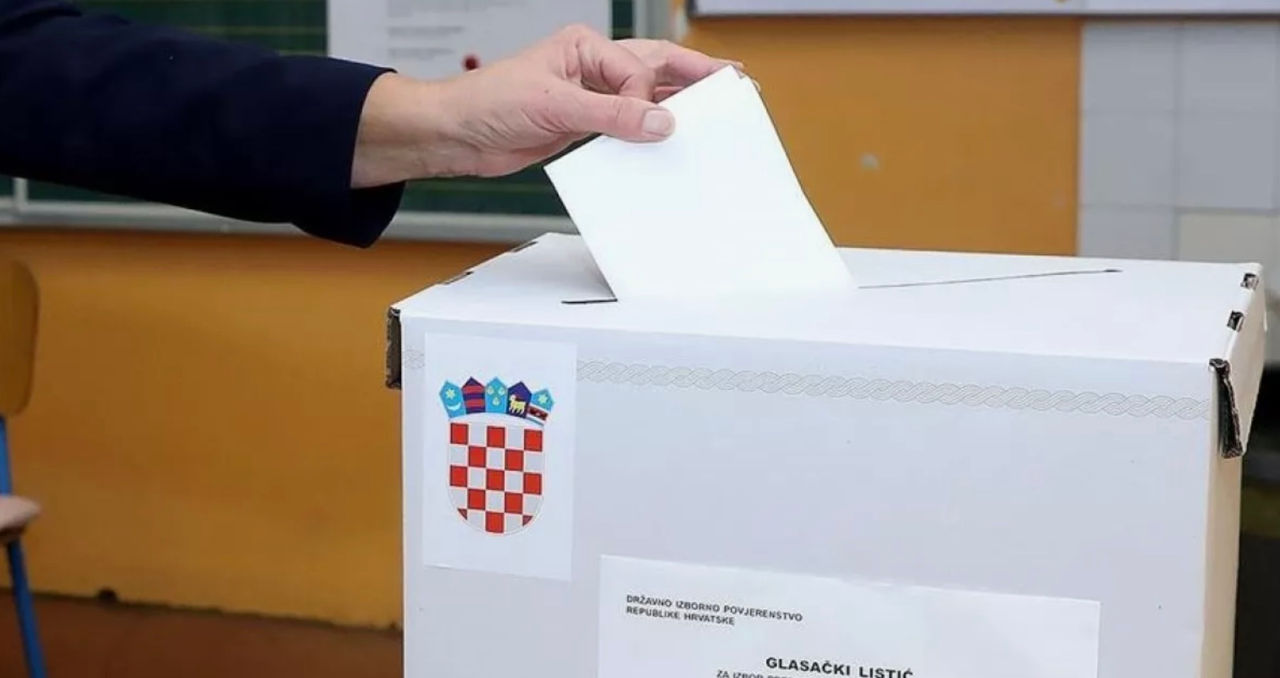 В Хорватии начался второй тур президентских выборов.