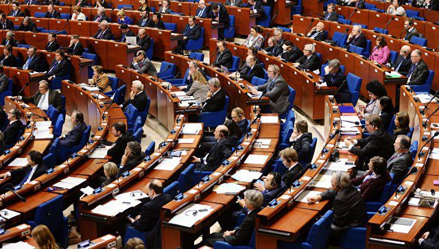 За принятие резолюции высказались 82 парламентария, против —11, еще 17 воздержались.