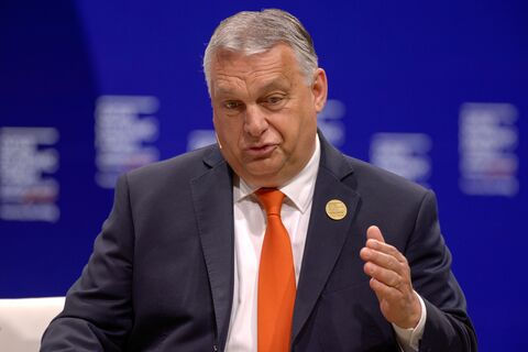 Орбан - Украине: "Хотите денег - не вводите санкции против наших компаний".