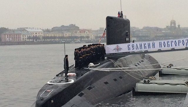 Подлодки "Великий Новгород" и "Колпино" из подводного положения нанесли удар по объектам террористической группировки "Исламское государство". 