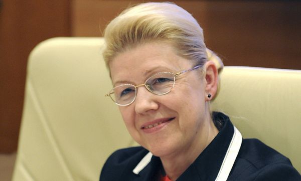 Сенатор Совета Федераций России Елена Мизулина: "Не бойтесь ни шельмования, ни разных шипящих угроз в ваш адрес".