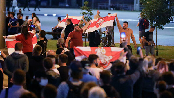 Белорусские телеведущие уволились с госканалов в знак протеста.