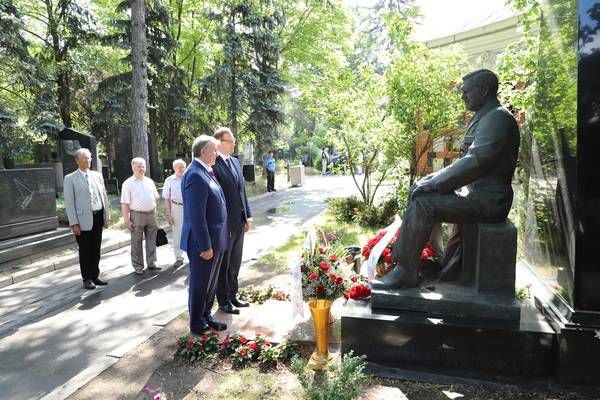 Приднестровцы в Москве почтили память Александра Лебедя.