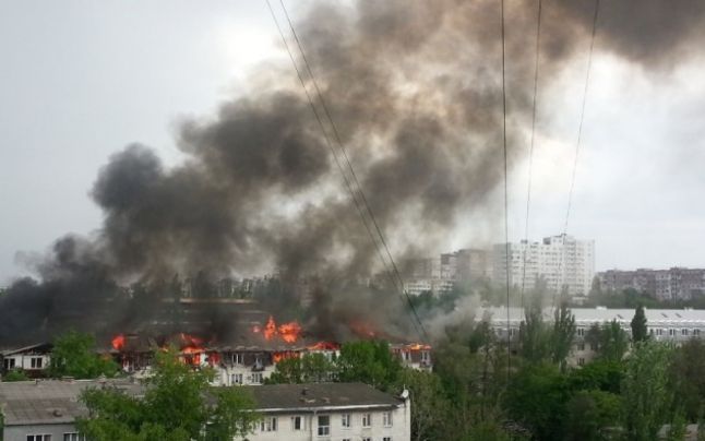 Pagubele provocate de incendiul devastator, în care a ars mansarda unui bloc de locuit din capitală, se ridică la circa 10,3 milioane de lei.