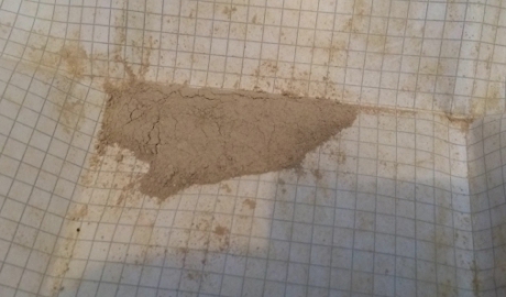 Un tânăr de 26 de ani şi un bărbat de 41 de ani sunt suspectaţi de punerea în circulaţie a substanţelor narcotice.