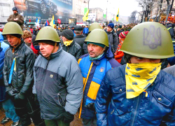 Согласно решению Совета национальной безопасности и обороны Украины, в 8.00 (10.00 мск) началась всеобщая мобилизация.