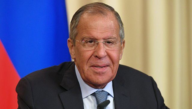 Лавров показал любимый мем про "отравителей Скрипалей".