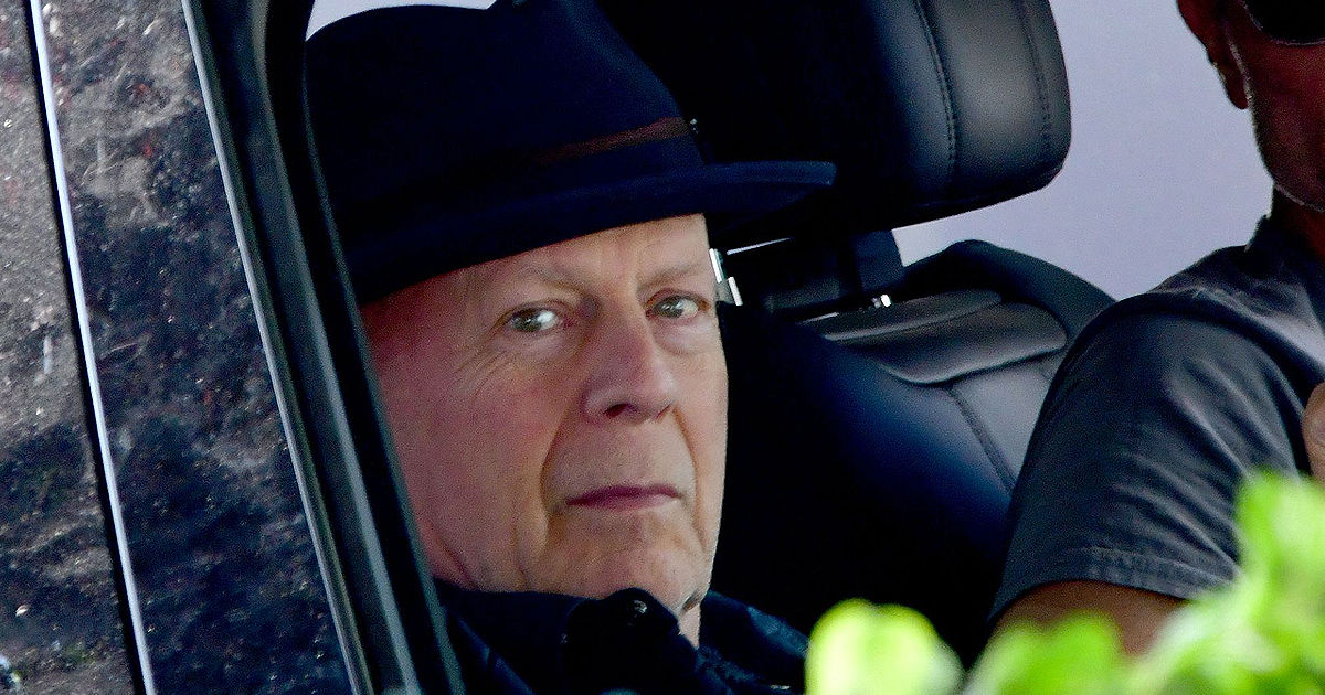 Bruce Willis, mutat într-o casă separată din cauza bolii sale.