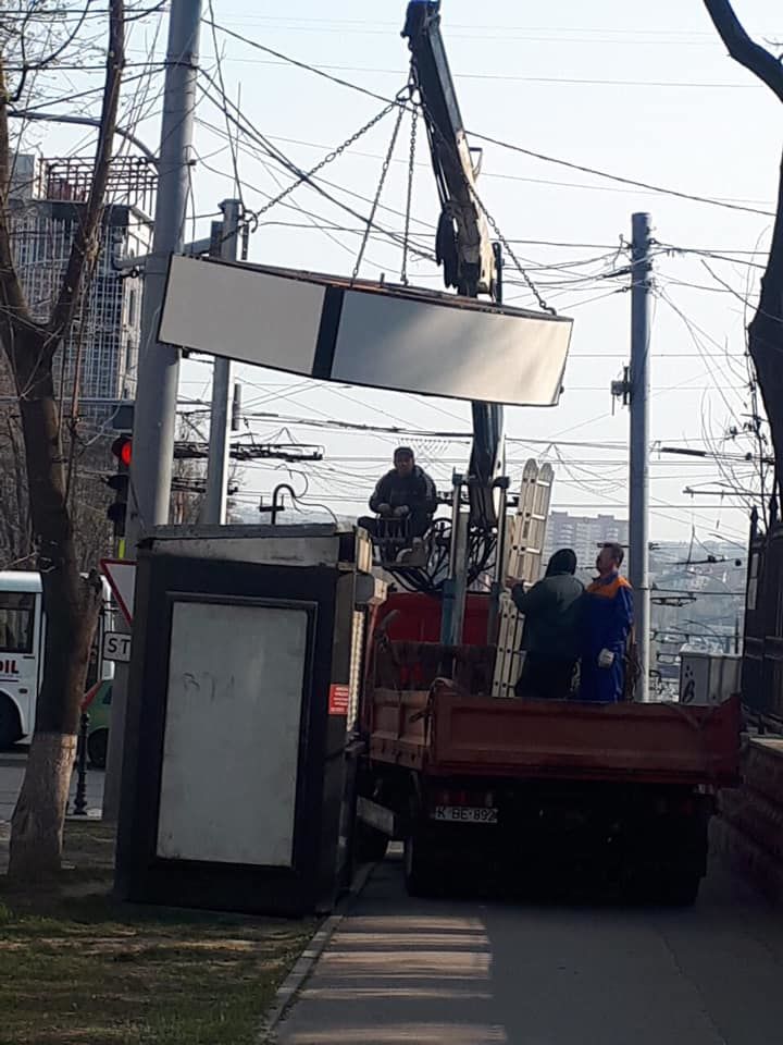 В Кишиневе продолжают борьбу с незаконно установленными киосками.
