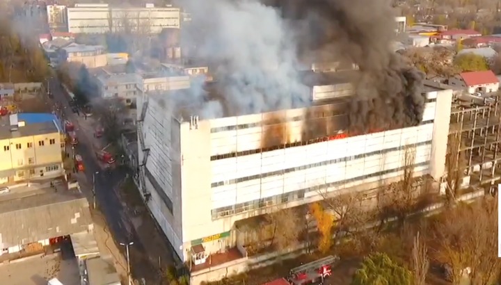 Expertiză: Incendiul din strada Industrială, provocat de un scurt circuit . Foto: publika.md