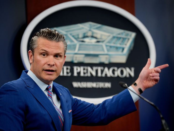 Hegseth pregătește o reorganizare a Pentagonului pentru a accelera vânzările de arme către aliați.
