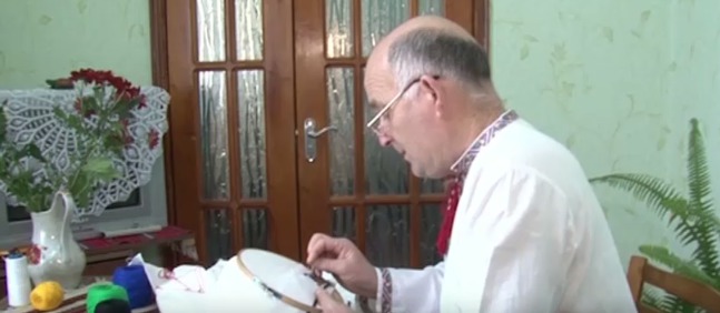 Мастер из Сорокского района шьет национальные костюмы почти 30 лет.