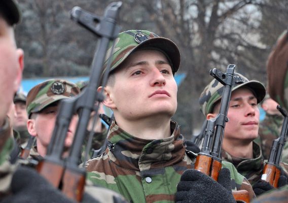 În serviciul militar în termen în Armata naţională vor fi recrutaţi 1.100 tineri. Foto: newsmoldova.md
