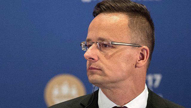 Главу МИД Венгрии возмутили новые ограничения прав меньшинств на Украине.