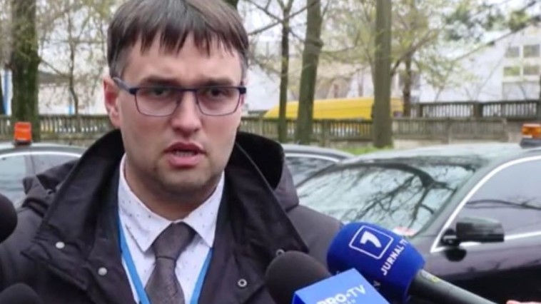 Заместитель администратора аэропорта Константин Возиян.