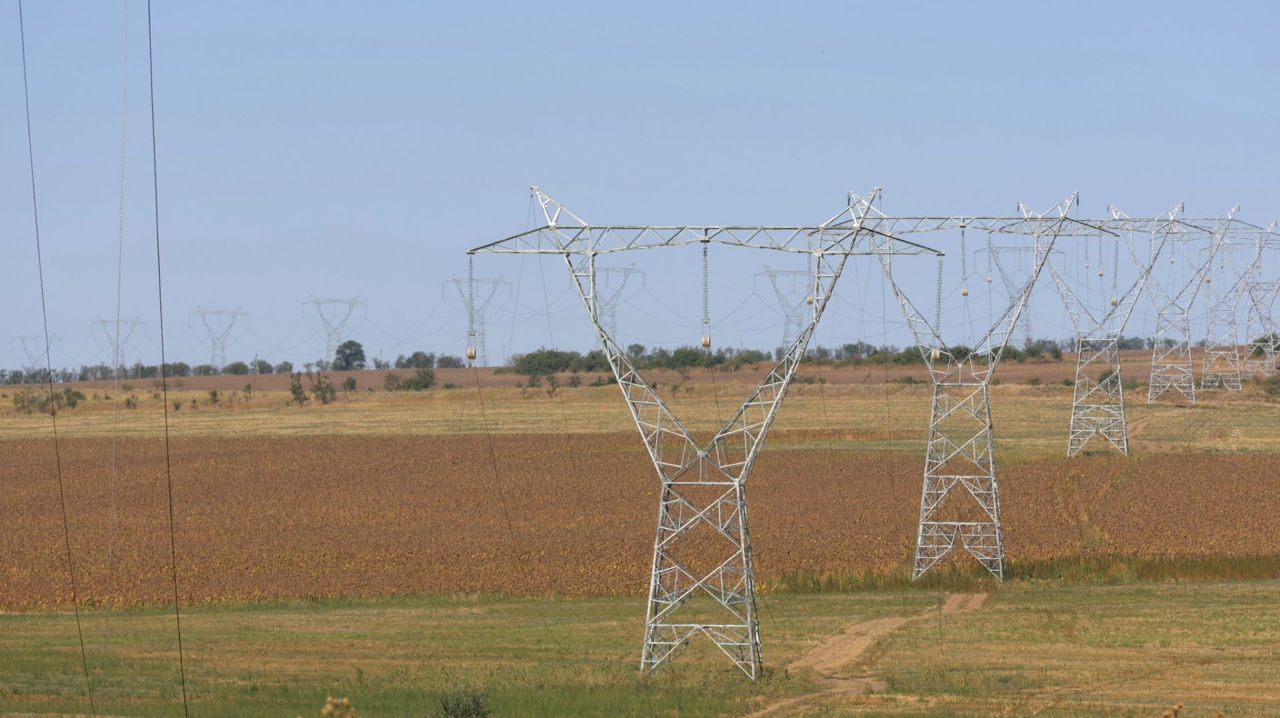Proiectul de construcție a Liniei electrice Vulcănești-Chișinău, realizat în proporție de 90%.