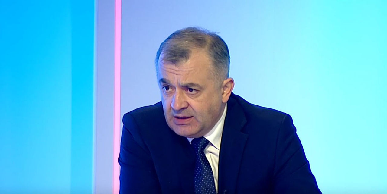 Кику: Из знаменитой плацинды Санду министрам добавили 8000 леев, остальным - 1300.
