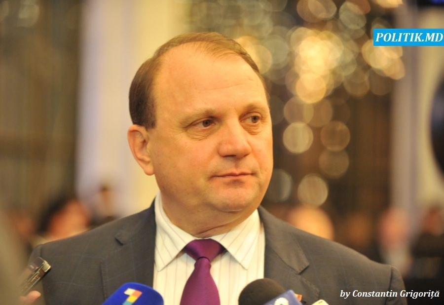 Bumacov susține că a devenit persoană indezirabilă în partid atunci când la demis din funcția de director adjunct al ANSA pe un vicepreședinte al PLDM (Petru Bodarev).