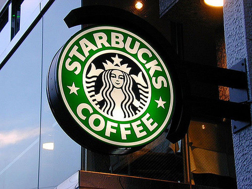 Creezi un cană pentru Starbucks și poți să câștigi 10.000 de dolari.