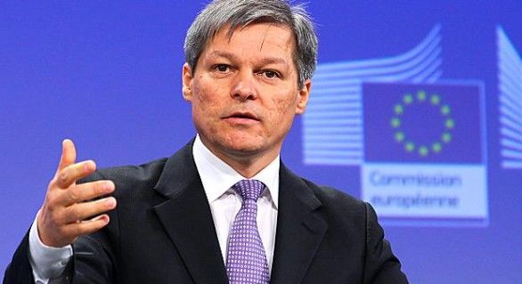 Fostul premier Dacian Cioloş a dezvăluit că se gândeşte extrem de serios să-şi transforme ONG-ul într-o mişcare politică.