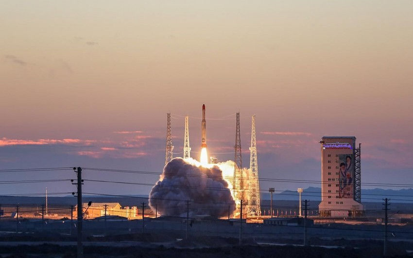 Иран вывел на орбиту военный спутник Fakhr-1.