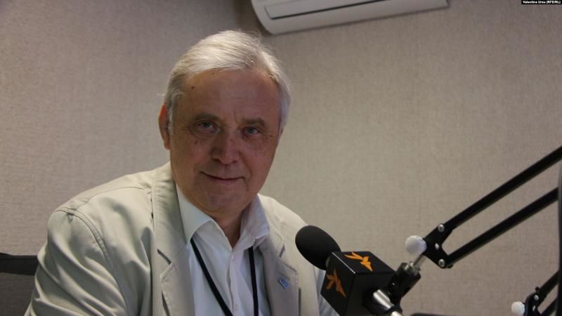 Академик Станислав Гроппа.