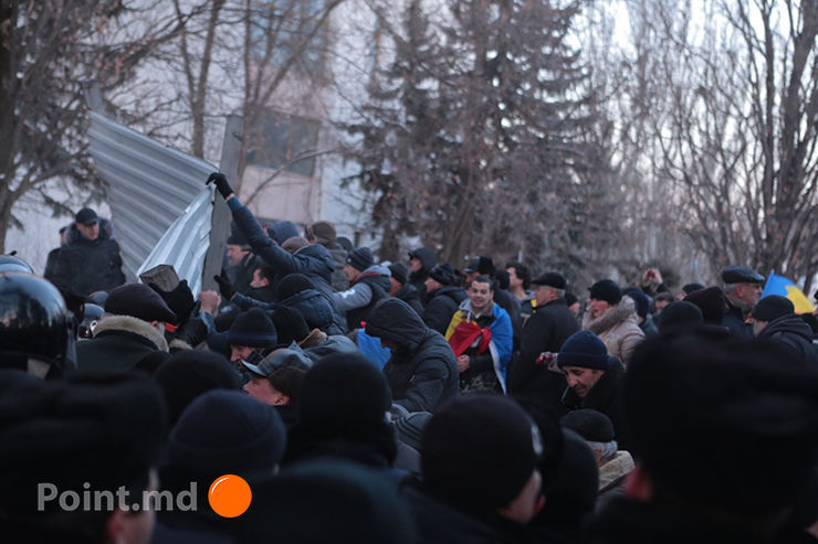 Протестующие должны воздерживаться от насилия и не поддаваться на провокации.  Фото: point.md