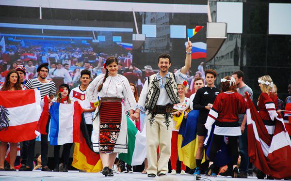 Folclorul românesc este cunoscut şi în China.