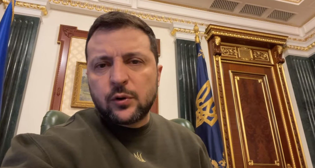 Зеленский поздравил женщин с 8 Марта: "Спасают, лечат, воюют за Украину".