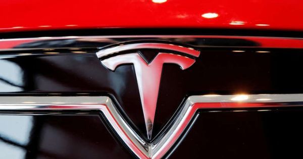 Tesla ar putea reduce cu 20 la 100 preţul automobilelor produse în China