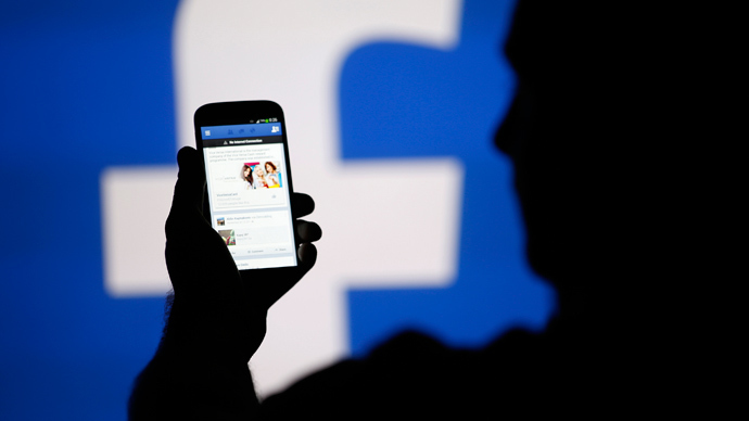 Посты в Facebook можно публиковать "для всех", "для друзей" или только для себя.