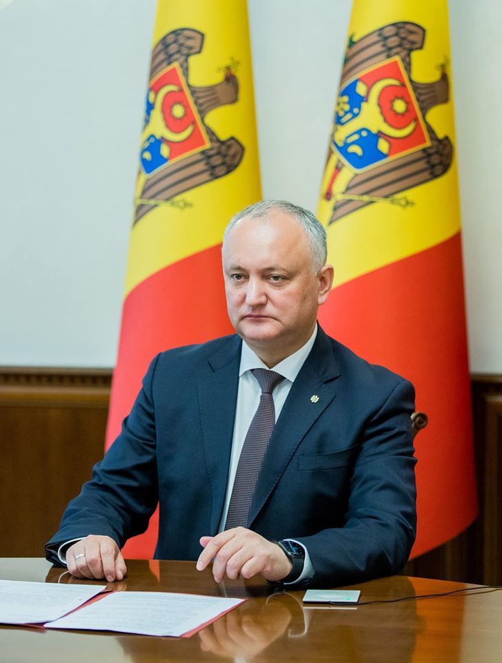 Додон просит Генпрокуратуру расследовать публикацию компромата на него.