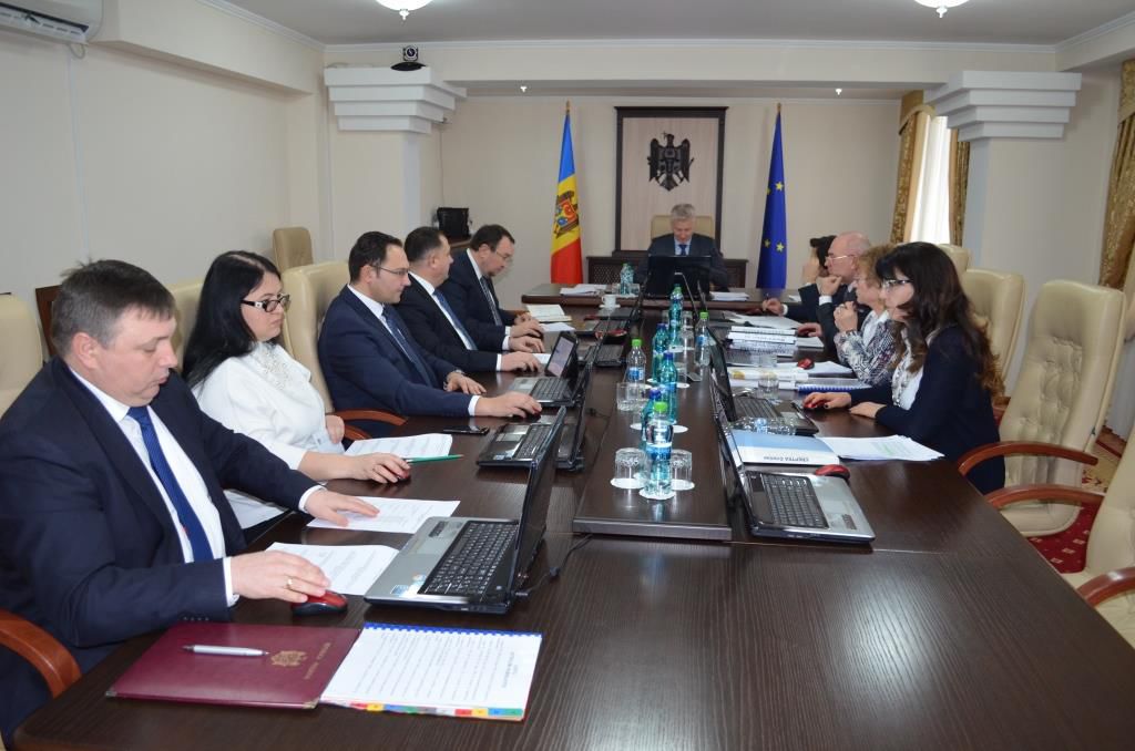 Ministrul Justiţiei critică o lege promovată de predecesorul său.