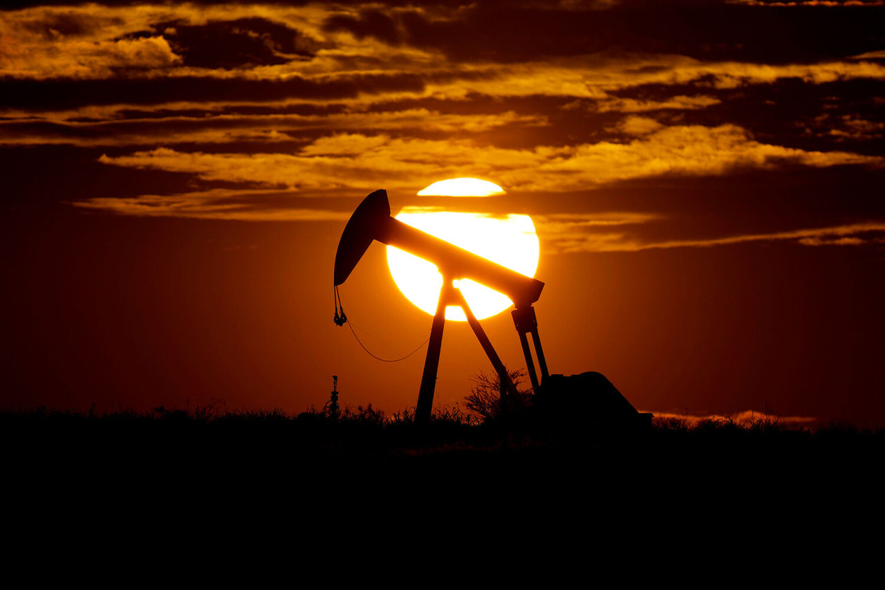 Россия продлит сокращение объема добычи нефти на 500 тыс. баррелей в сутки.