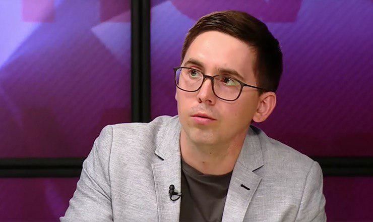 Журналист Александр Козер. 