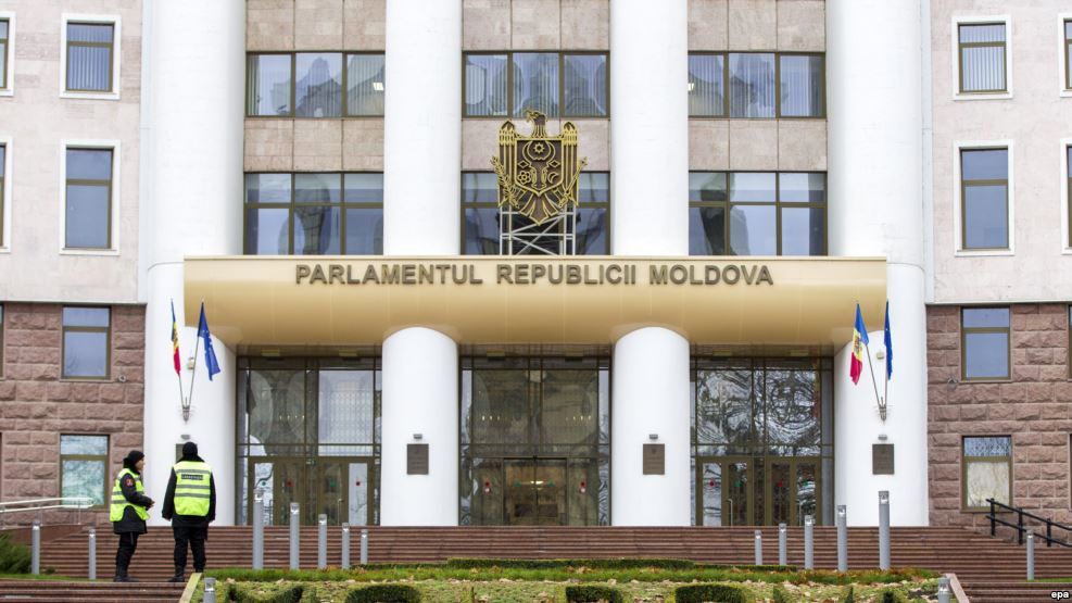 Audieri în Parlament pe tema miliardelor furate din sistemul bancar.