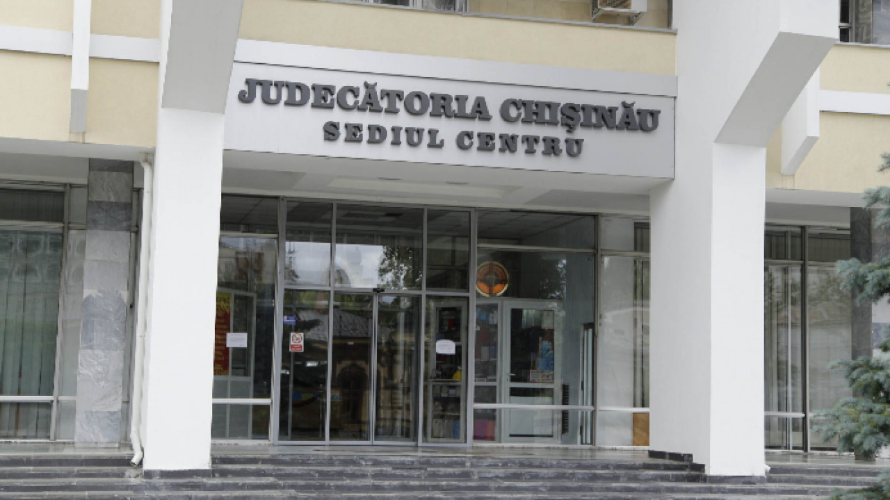 Столичный суд продлил специальный режим работы.